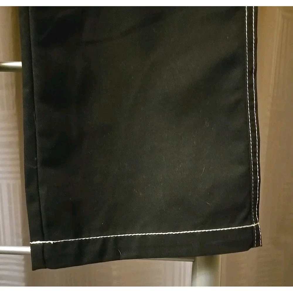 TRUE RELIGION Jet Black Cargo Pants -‎ Men's Size 31 / 34x31 NWT
